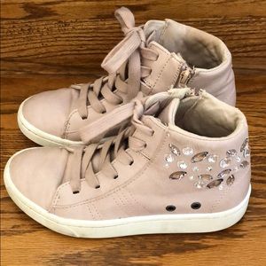 Zara Girl’s pink sneakers with gems